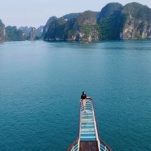 Combo du thuyền Ambassador + Khách sạn D’Lioro Hạ Long [1.360K/KH]