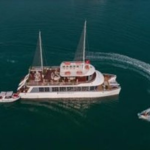 Hành trình di sản cùng du thuyền Catamaran đẳng cấp