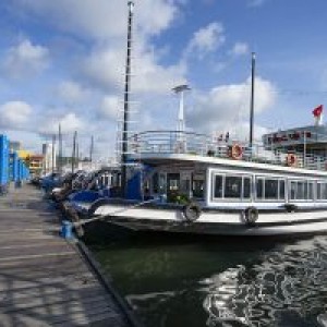 Giá thuê tàu thăm vịnh 6 tiếng 2024 mới nhất!