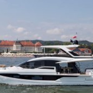 Du thuyền Galeon 640 Fly