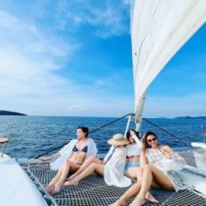 Những trang phục đi du thuyền “chanh sả” nhất bạn cần biết !