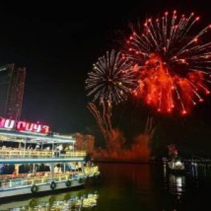 Voucher du thuyền Phú Quý Đà Nẵng | Lung linh giữa sông Hàn thơ mộng