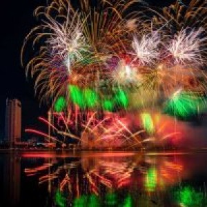 Voucher du thuyền 7 Star Cruise Đà Nẵng | Chill trên du thuyền 7 sao siêu sang trọng