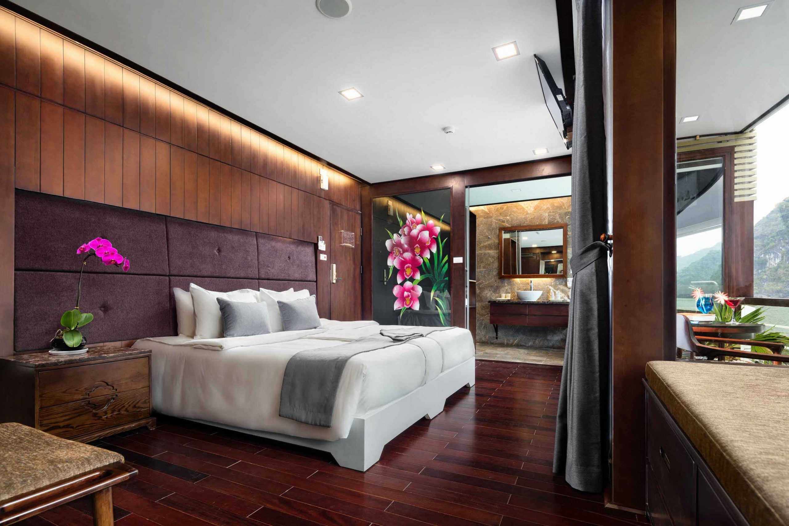 Phòng Family Suite du thuyền Orchid Hạ Long 