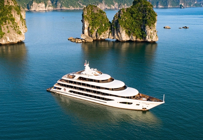Du thuyền Scarlet Pearl Hạ Long