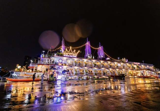 Du thuyền Indochina Junk