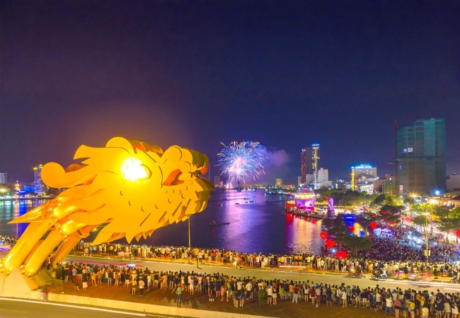 Vé xem pháo hoa Đà Nẵng trên du thuyền năm 2026 mới nhất