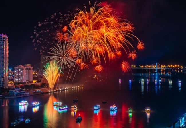 Vé xem pháo hoa Đà Nẵng trên du thuyền năm 2026 mới nhất