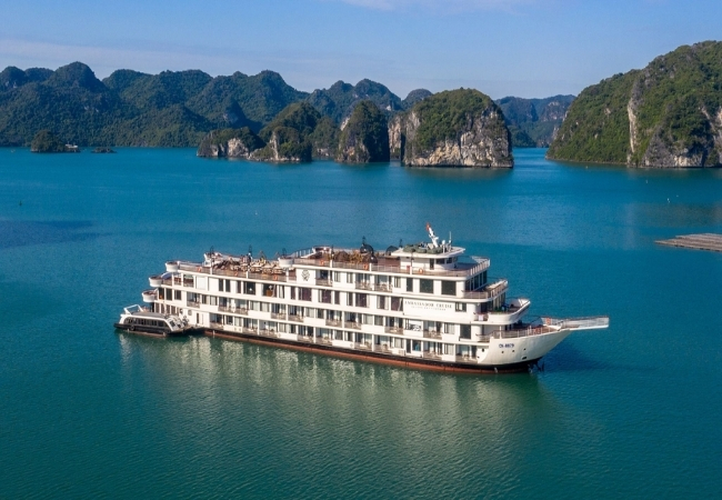 Trải nghiệm đẳng cấp cùng Ambassador Day Cruise II