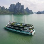 Khám phá vẻ đẹp vịnh Hạ Long trên du thuyền Amethyst