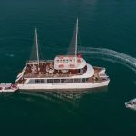 Hành trình di sản cùng du thuyền Catamaran đẳng cấp