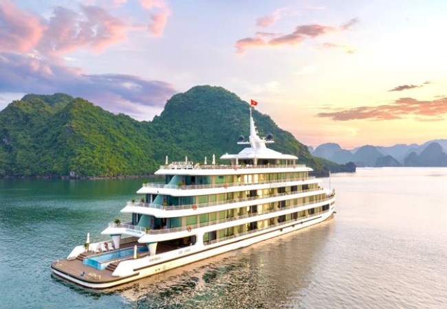 Du thuyền Catherine: Tuyệt tác Indochine trên vịnh di sản