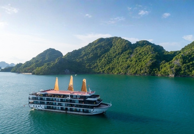 Du thuyền La Regina Grand Lan Hạ - "Nữ hoàng" vịnh xanh